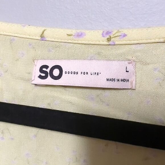 SO Yellow Floral Cropped Blouse NWT - Picture 4 of 7